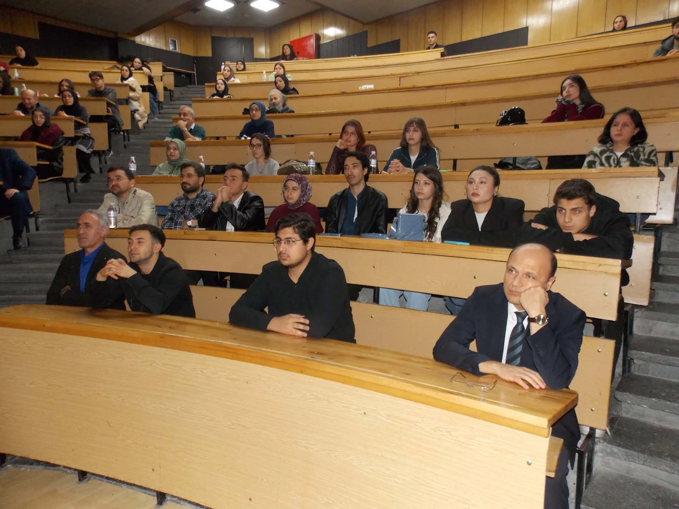 Zorlayıcı Gündelik Hayat: Otizmli Çocuğu Olan Ailelerin Gündelik Yaşam Pratikleri Konferansı Selçuk Üniversitesinde Gerçekleştirildi